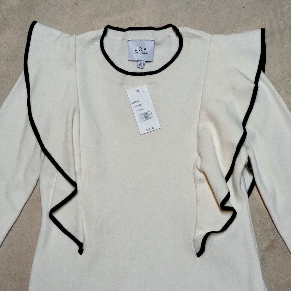 *READ* J.O.A Antholropologie Just One Answer Cream Ruffled Knit Sweater MEDIUM - Picture 2 of 9